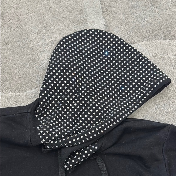 Black Cropped Boxy Hoodie Sweatshirt - Picture 4 of 4